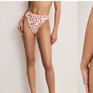 Good Waist Cheeky by Good American